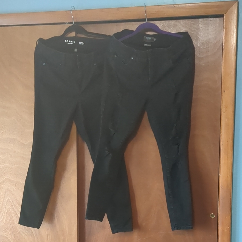 Torrid Bundle Lot 14R Black Jeans Distressed Bombshell And Super Soft Jeggings!